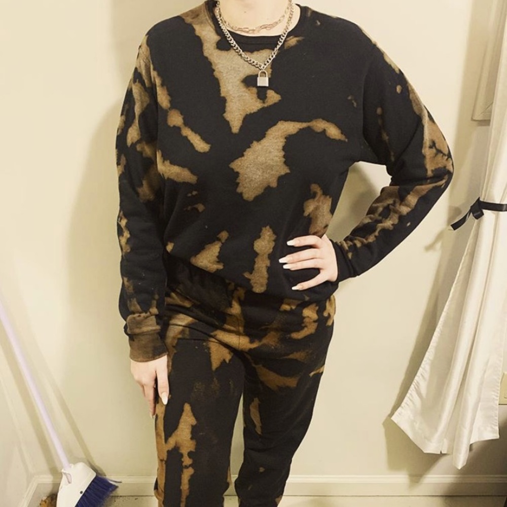 Black bleach dye crew neck sweat suit set